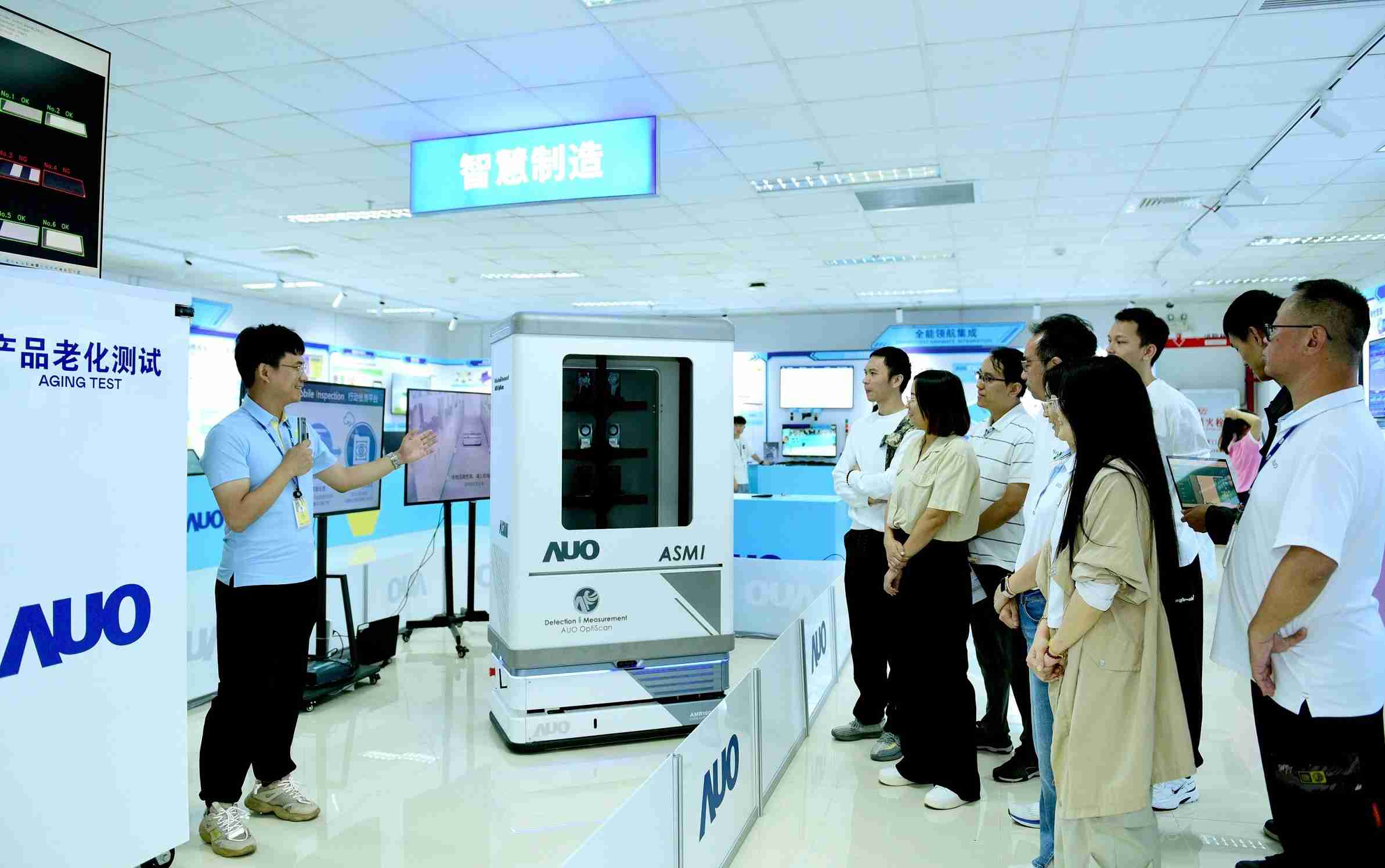 冰球突破厦门将5G+ABC技术串联生产管理全流程，，，打通研发、、、、采购、、、、生管、、、制程、、、、设备、、、质量等产品全生命周期制造流程，，，，完成数字化设计、、、智慧供应链、、、智能座舱、、、全流程设备管理、、、数据驱动优化、、、智慧在线检测、、智慧品管等自适应生产模式升级